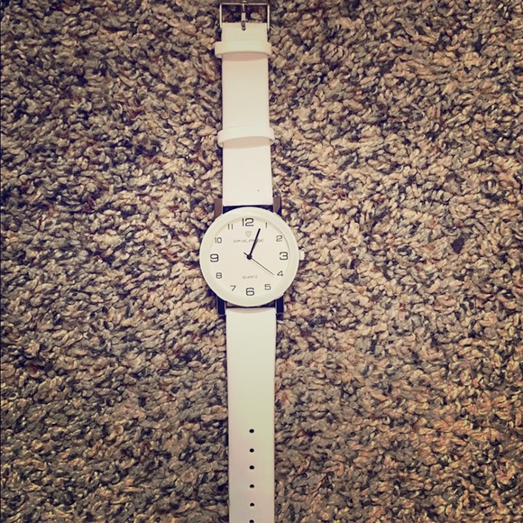 watch - Picture 1 of 4